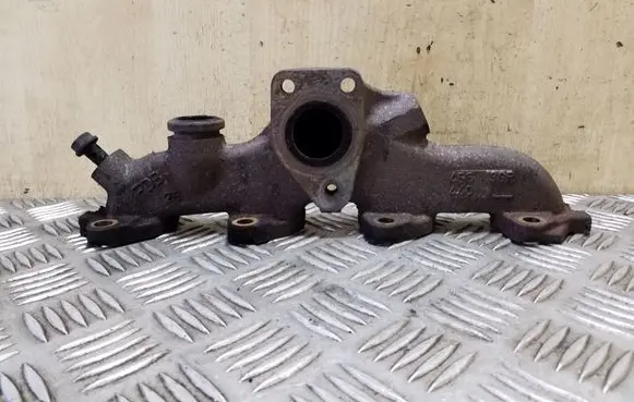 Nissan Juke I F15 Exhaust manifold