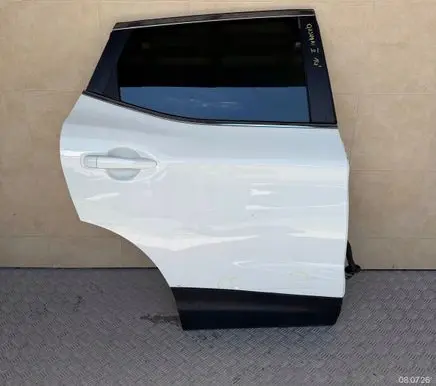 Nissan Qashqai Rear door