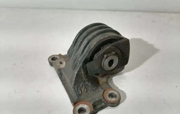 Lexus RX 450H Engine mount bracket 803