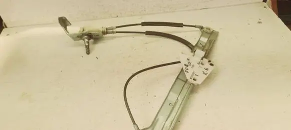 Rear door manual window regulator