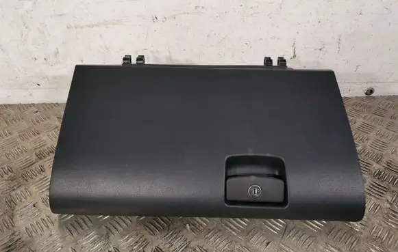 Subaru Forester SK Glove box S15602860