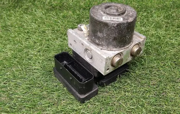 Ford Focus C-MAX ABS Pump 3M512M110CA