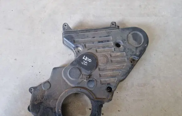 Mitsubishi L200 Timing belt guard (cover) 1062A044