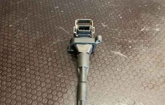 BMW 3 E46 High voltage ignition coil 0221504004 1703227