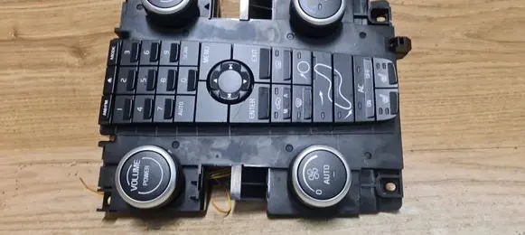 Volvo C30 Climate control unit 30782540