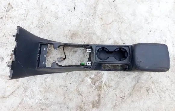 Volvo V50 Armrest 8687408