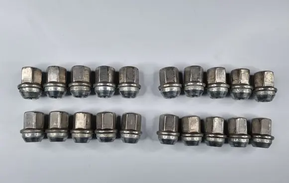 Jeep Grand Cherokee WL Nuts/bolts 
