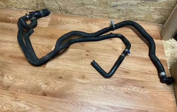 Volvo V70 Engine coolant pipe/hose HSR20461