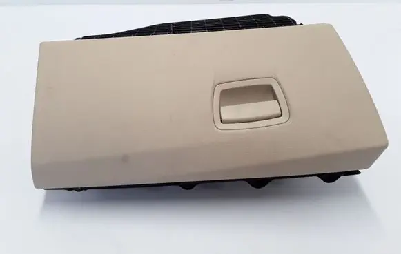 Glove box