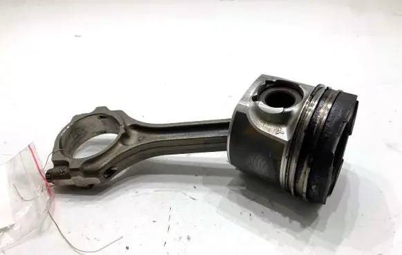 Mitsubishi ASX Piston with connecting rod 4N13