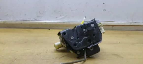 Audi A3 S3 8P Front door lock 4F2837016