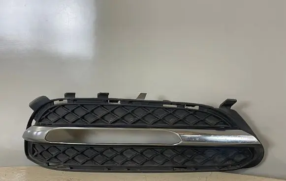 Mercedes-Benz E W212 Front bumper lower grill A2128851823