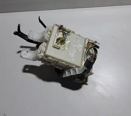 Toyota Prius (XW20) Fuse box set 8273047290 9711A