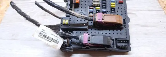 Volvo S60 Fuse box set 28017881