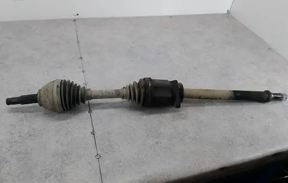Nissan Qashqai+2 Front driveshaft 