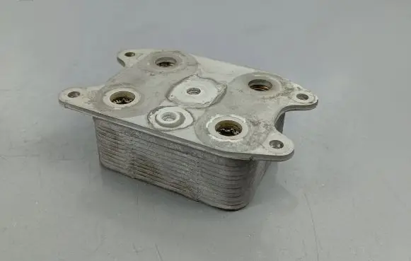 Cupra Formentor Engine oil radiator 04E117021K