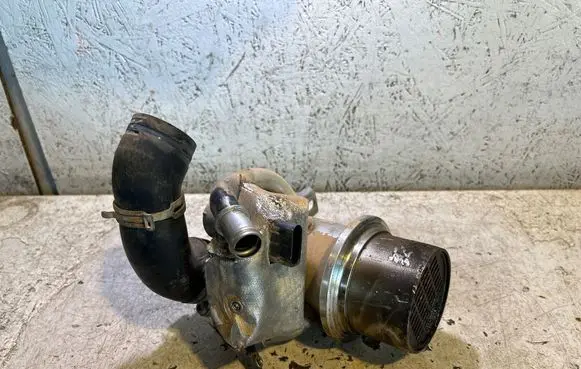 Audi Q3 8U EGR valve cooler 04L131512BH GN058001 114942
