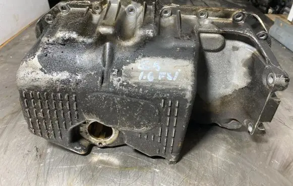 Volkswagen Golf V Oil sump
