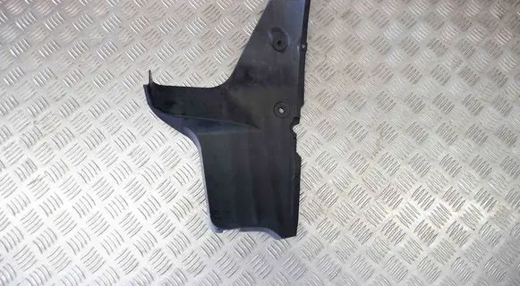 Rear arch fender liner splash guards