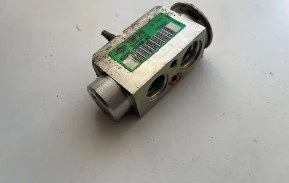 Air conditioning (A/C) expansion valve