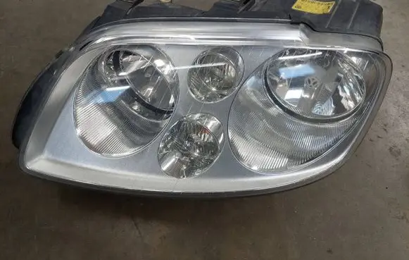 Volkswagen Touran I Headlight/headlamp 1T0941005R 0301205203