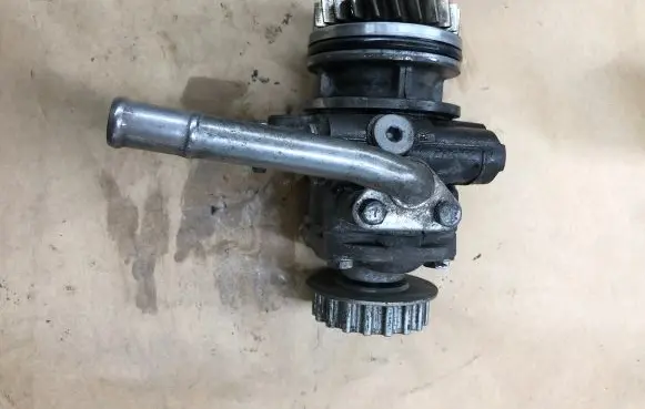 Volkswagen Transporter - Caravelle T5 Power steering pump 7H0422153H