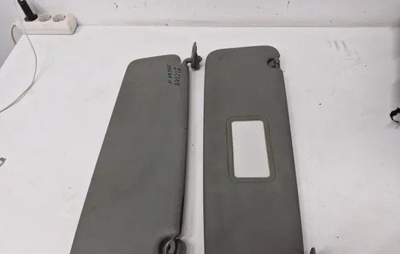 Opel Vivaro Sun visor