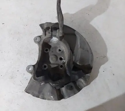 BMW 5 E60 E61 Front wheel hub spindle knuckle 6760953