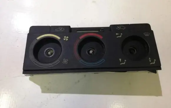 Peugeot 405 Climate control unit 022689M