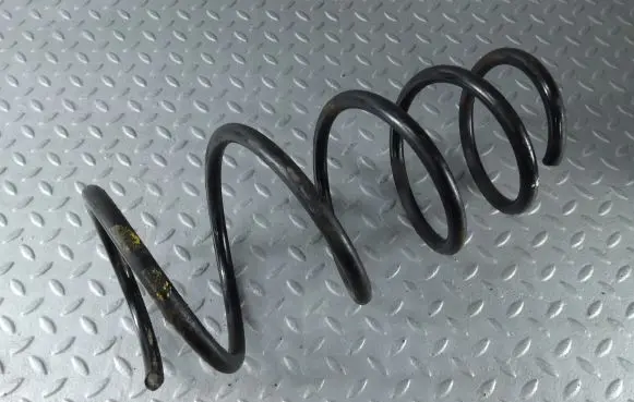 Toyota Avensis T270 Front coil spring 4813105B90