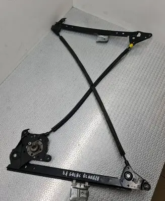 Rear door manual window regulator