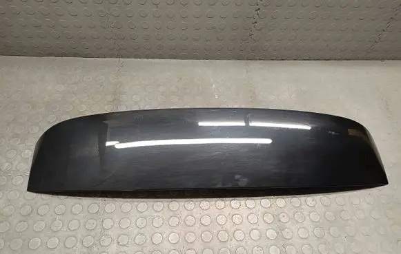 Tailgate/trunk spoiler