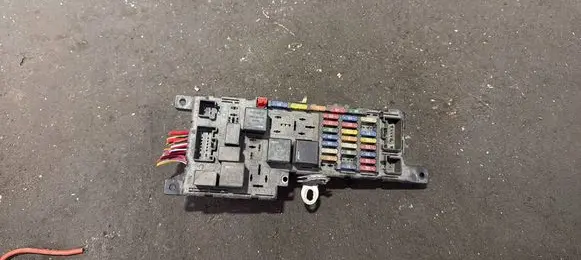Volvo S80 Fuse module 8637841 518322326