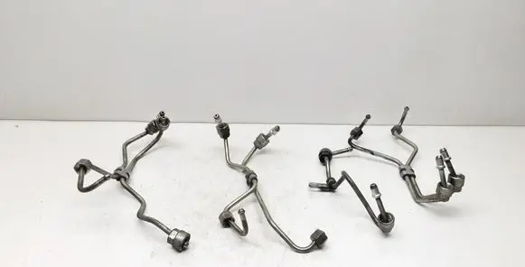 Volvo S60 Fuel injector supply line/pipe 