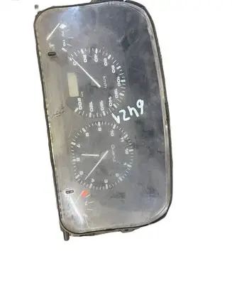 Volkswagen Golf III Speedometer (instrument cluster) 87001323