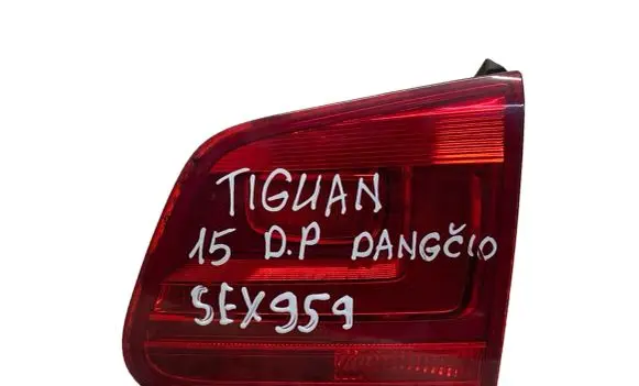 Volkswagen Tiguan Tailgate rear/tail lights 5N0945260A