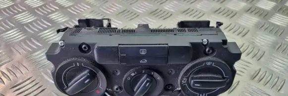 Volkswagen Caddy Climate control unit
