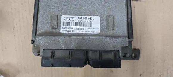 Audi A3 S3 8L Engine control unit/module 06A906033J