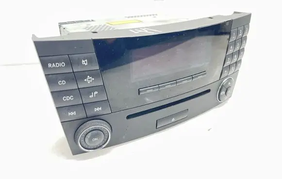 Mercedes-Benz E W211 Radio/CD/DVD/GPS head unit A2118705089
