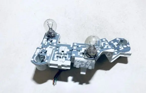 Volvo V50 Tail light bulb cover holder 281222
