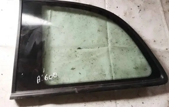 Opel Zafira A Rear side window as2