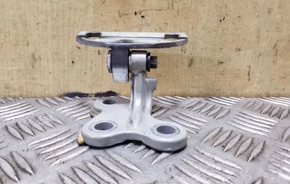 Volvo S60 Front door upper hinge 31299542