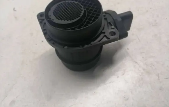 Skoda Octavia Mk2 (1Z) Mass air flow meter 038906461B 0281002531