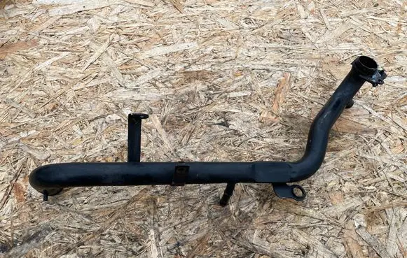 Volkswagen PASSAT B5 Engine coolant pipe/hose