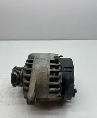 Opel Zafira B Generator/alternator 13117279