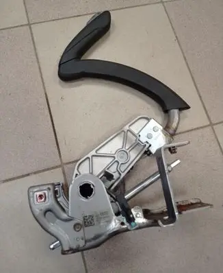 Buick Encore I Handbrake/parking brake lever assembly 42576659 688309947