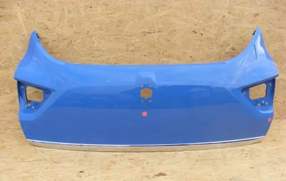 Renault Clio IV Tailgate trim