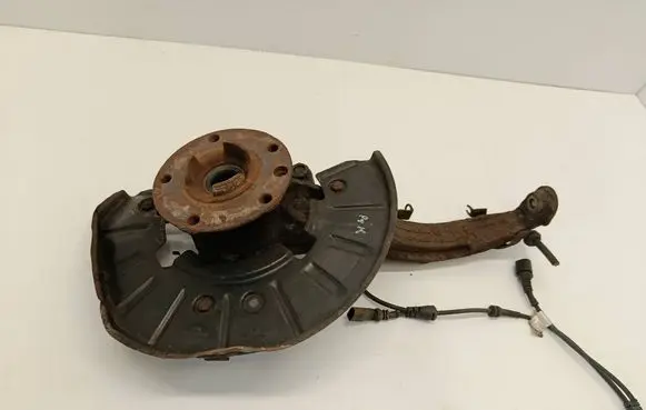 Volkswagen Touareg II Front wheel hub spindle knuckle 7P6407245a