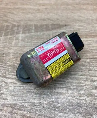 Toyota Prius (XW20) Airbag deployment crash/impact sensor 8986047040 1879000891 RL1