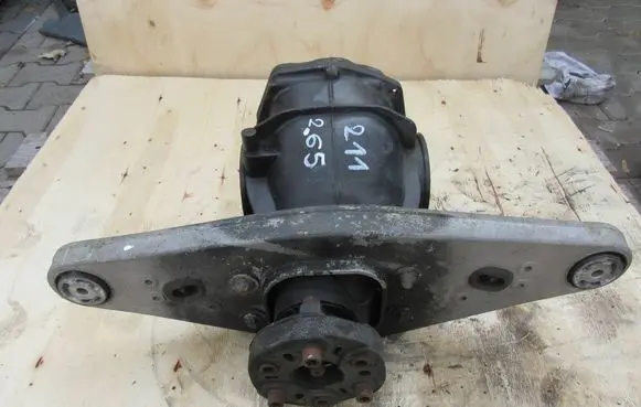 Mercedes-Benz E W211 Rear differential A2303511808MERC8 2303511808